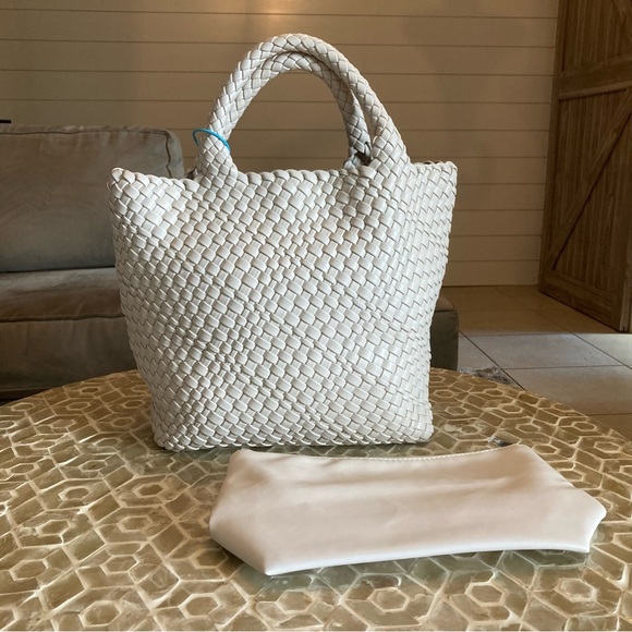 NEW!  Jinmanxue Women Vegan Leather Hand-Woven Tote Handbag in ‘creamy white’ - Picture 2 of 10
